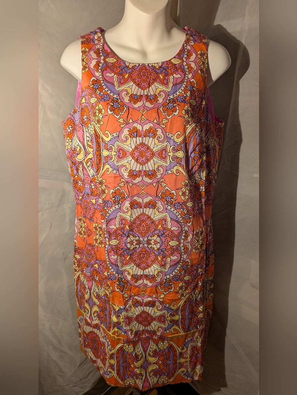London Times Sleeveless Coral Paisley Print Midi Dress